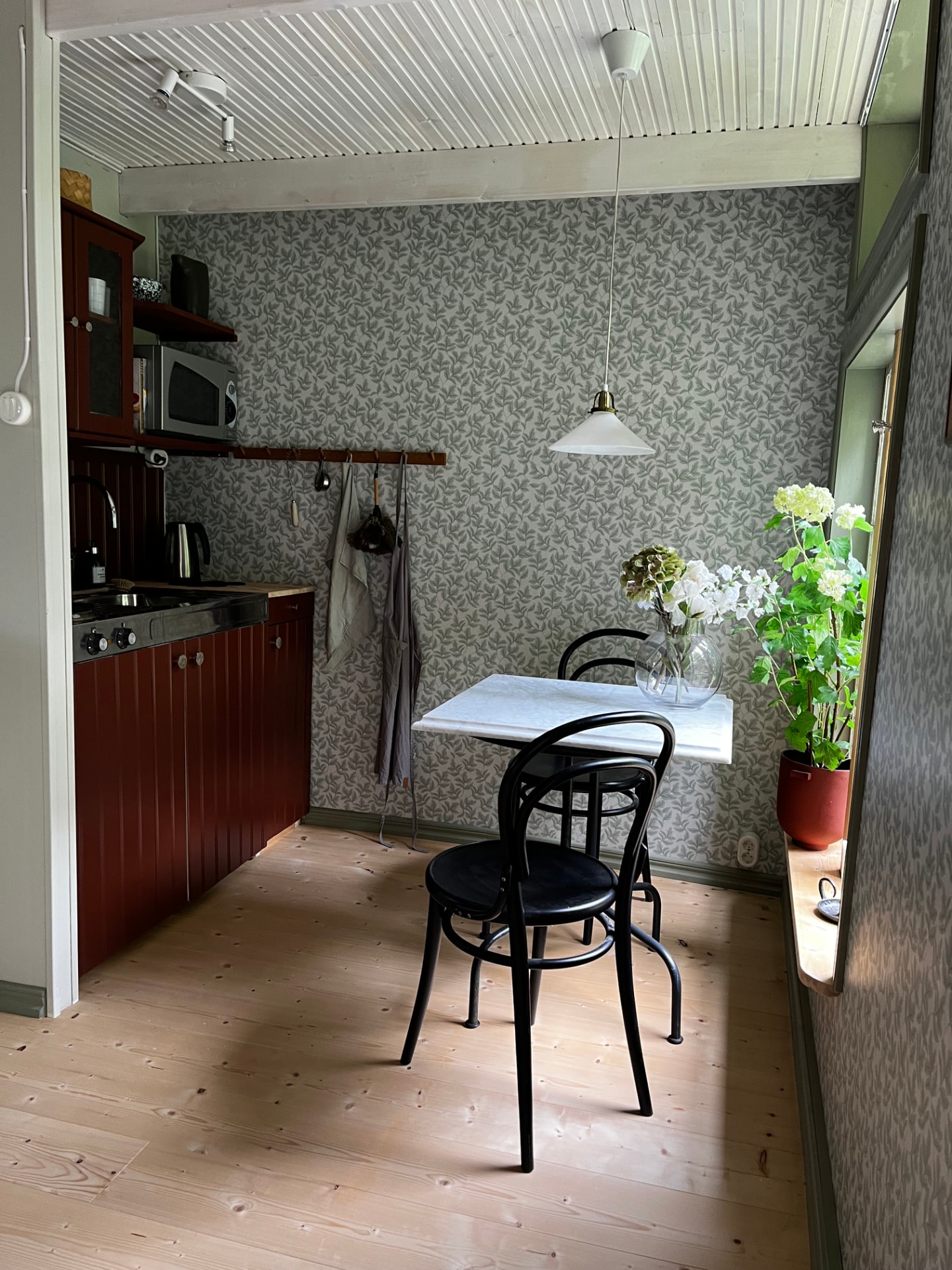 Lägenhetens kök och matplats